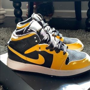 Jordan 1 Mid